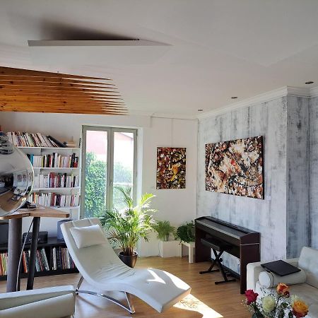 L'Appartement - Chambre Avec Salle De Bains Et Wc Dans Une Galerie D'Art Монбельяр Экстерьер фото